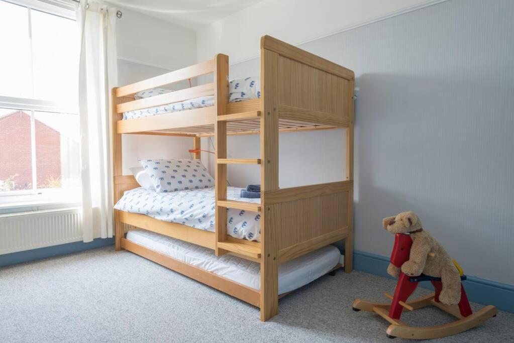 Large Character Home, Hot Tub, Beach 5 Min Walk Gorleston-on-Sea Exterior foto
